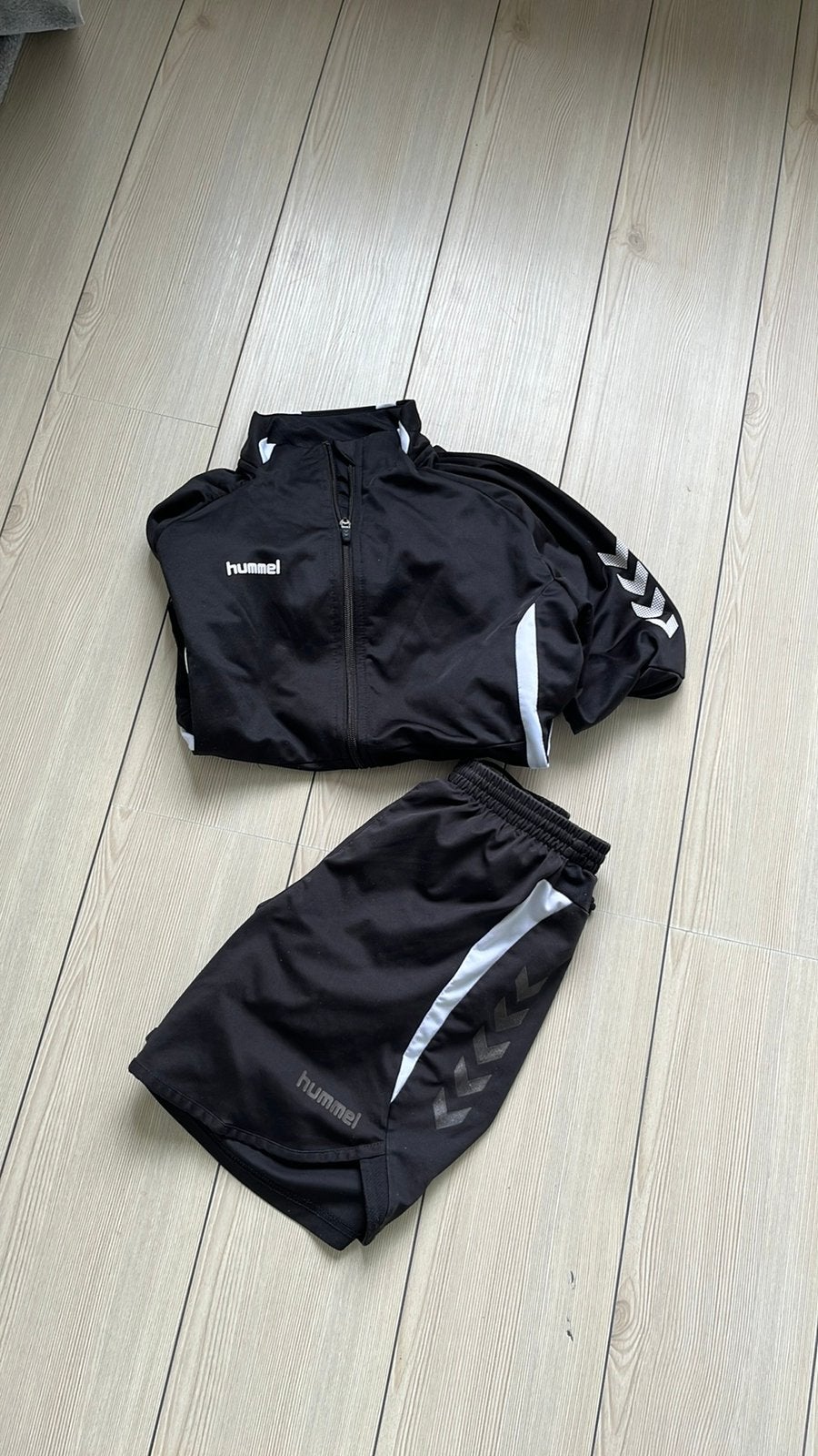 Hummel trainingspak meisje xs 170 176 nike voetbal training, Ophalen of Verzenden, Gebruikt, Meisje, Sport- of Zwemkleding