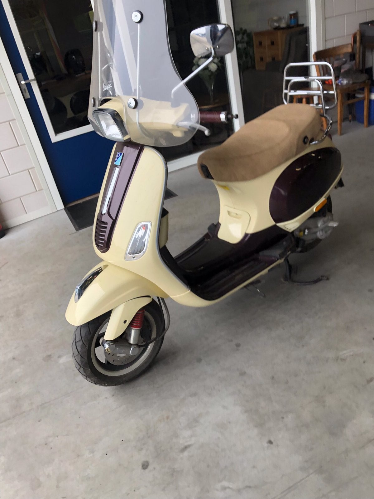 Vespa scooter, Ophalen, Zo goed als nieuw, Benzine