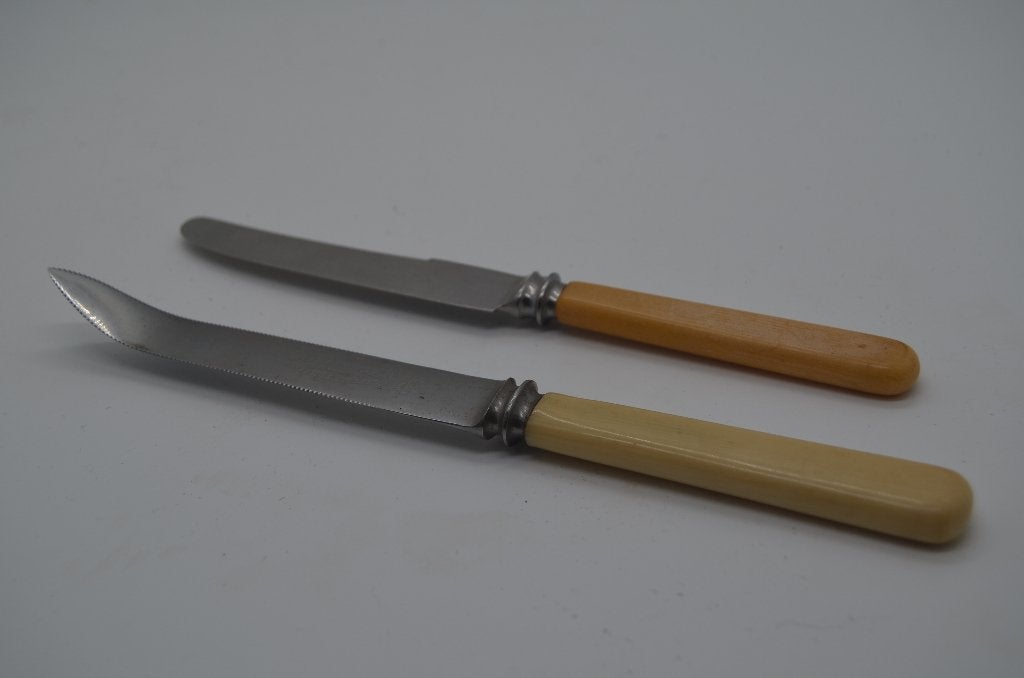 2 Kleine (fruit)mesjes Sheffield bakelieten handvat, Ophalen of Verzenden