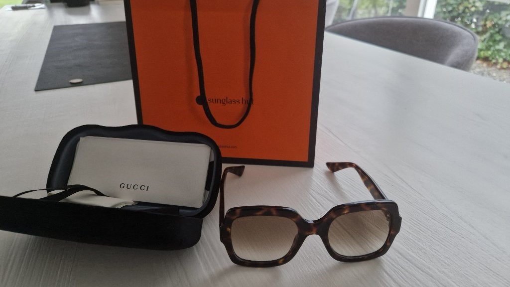 Gucci classic zonnebril bruin /tijdloos NIEUW ORGINEEL, Sieraden, Tassen en Uiterlijk, Overige merken, Zonnebril, Bruin, Nieuw