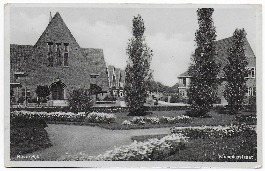 Beverwijk Stumpiusstraat Ansichtkaart uit 1951( B6679 ), Ophalen of Verzenden, 1940 tot 1960, Gelopen, Noord-Holland