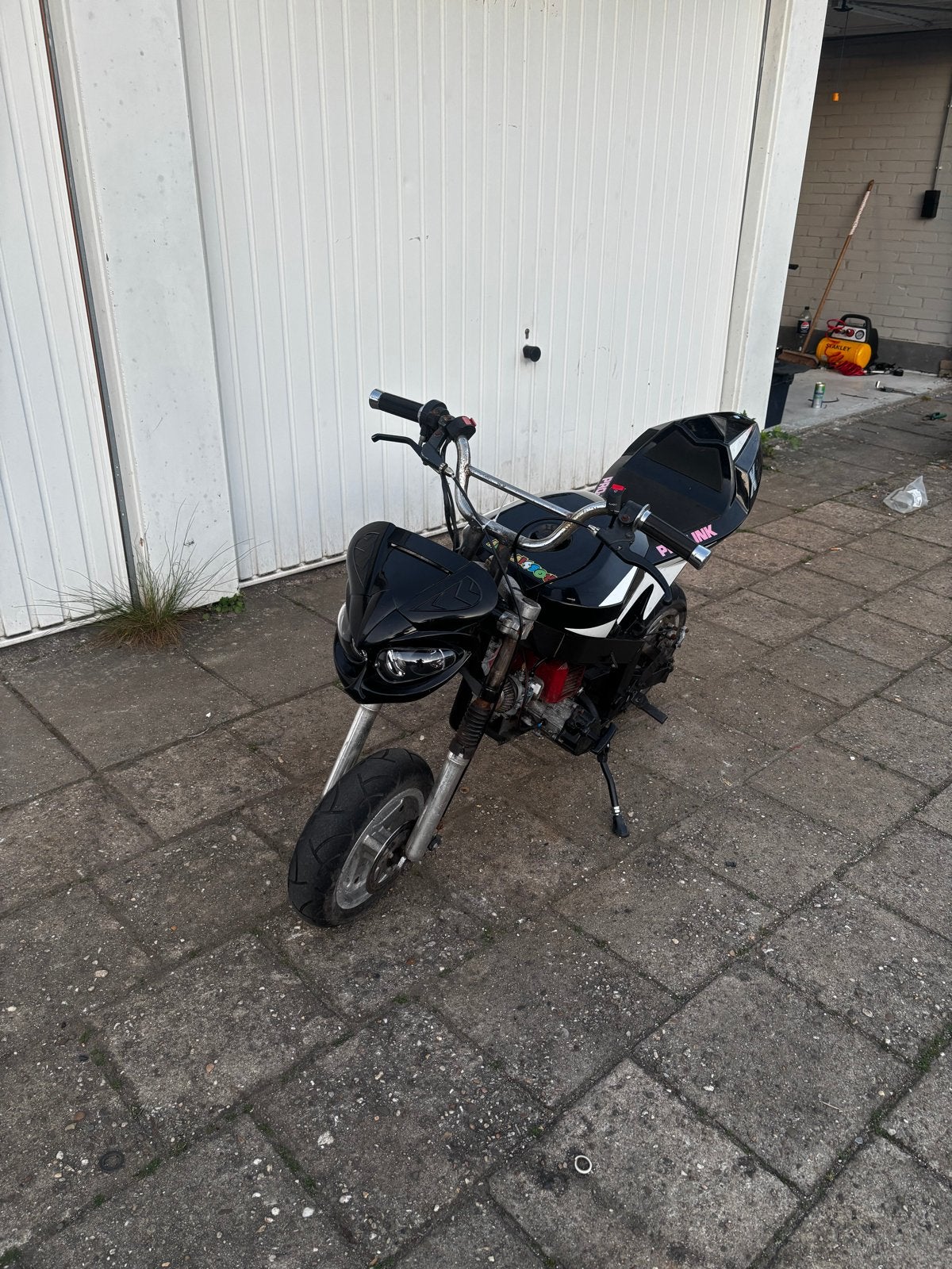 Zwarte Midibike met LED-verlichting, Fietsen en Brommers, Minibikes, Midibikes en Pitbikes, Ophalen, Gebruikt, Overige typen, 50 cc