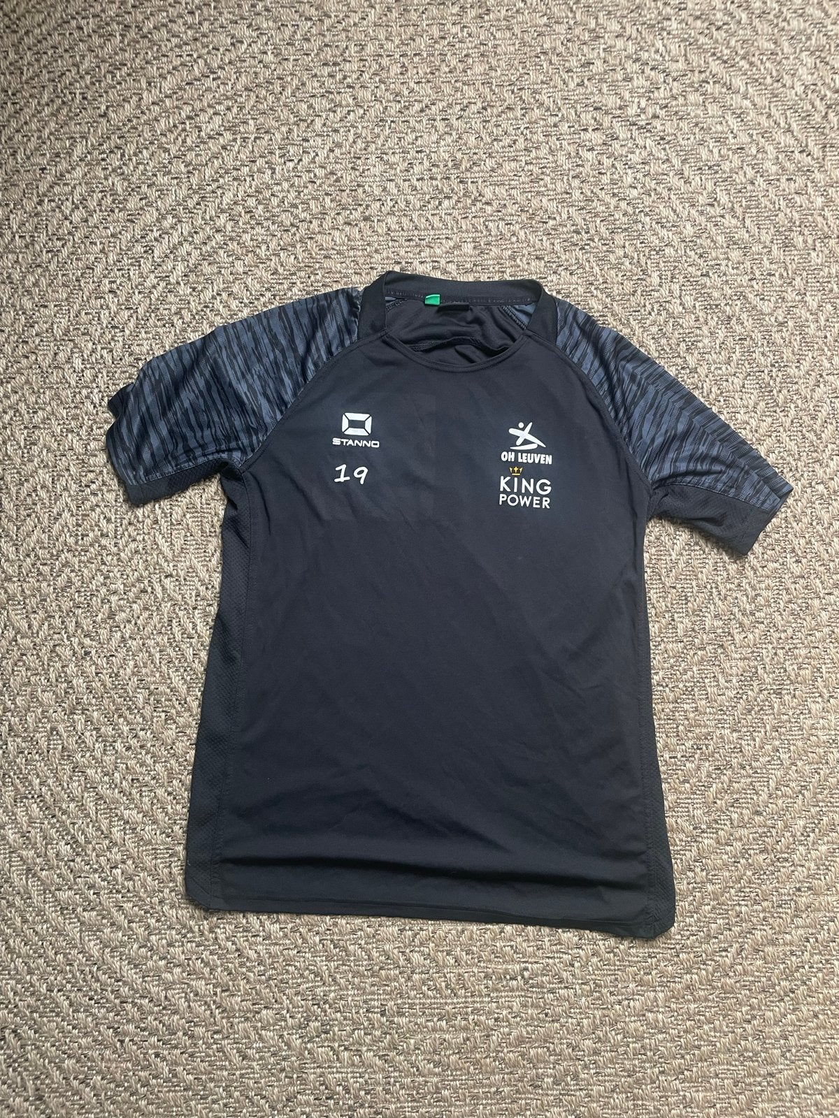 Stanno OH Leuven King Power Voetbalshirt Maat L, Maat 52/54 (L), Zwart, Ophalen of Verzenden, Voetbal