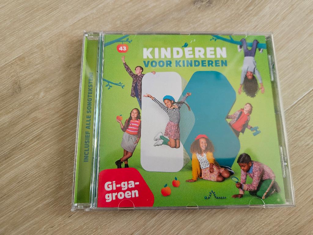 Kinderen voor Kinderen 43 Gi-Ga-Groen, Ophalen of Verzenden, Zo goed als nieuw