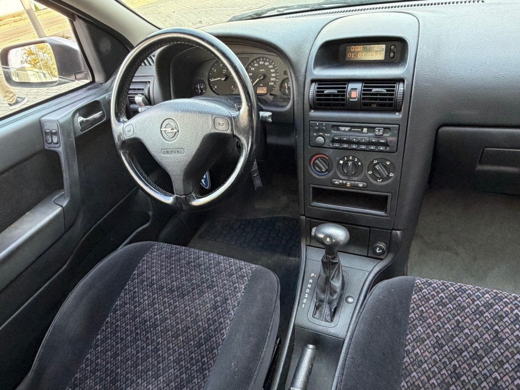 Opel ASTRA 1.6 Pearl AUTOMAAT 3DRS RIJDT GOED NAP APK 7-2027, Auto's, 1063 kg, Gebruikt, 4 cilinders, 49 €/maand