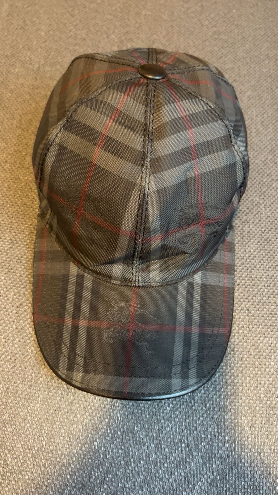 Burberry pet, Ophalen of Verzenden, Zo goed als nieuw