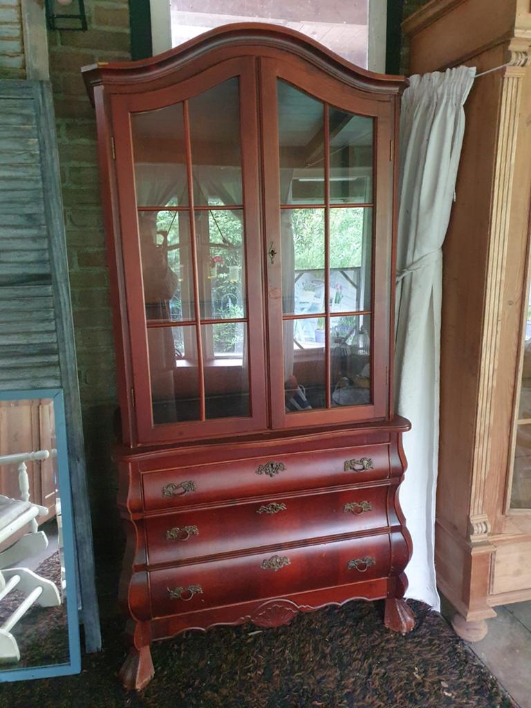 Brocante vitrinekast, Ophalen