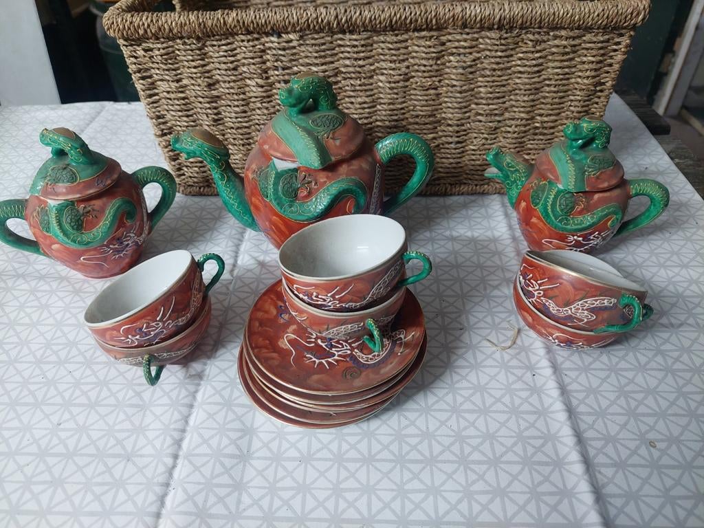 Vintage Chinees draken theeservies - 2 theepotten, 6 kopjes, Antiek en Kunst, Antiek | Servies los, Ophalen