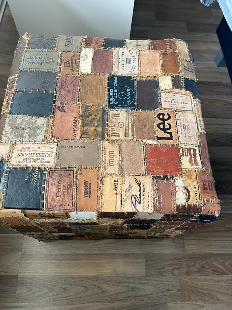 Vintage poef gemaakt van oude jeans merken, Ophalen, Minder dan 50 cm, Gebruikt, Vierkant