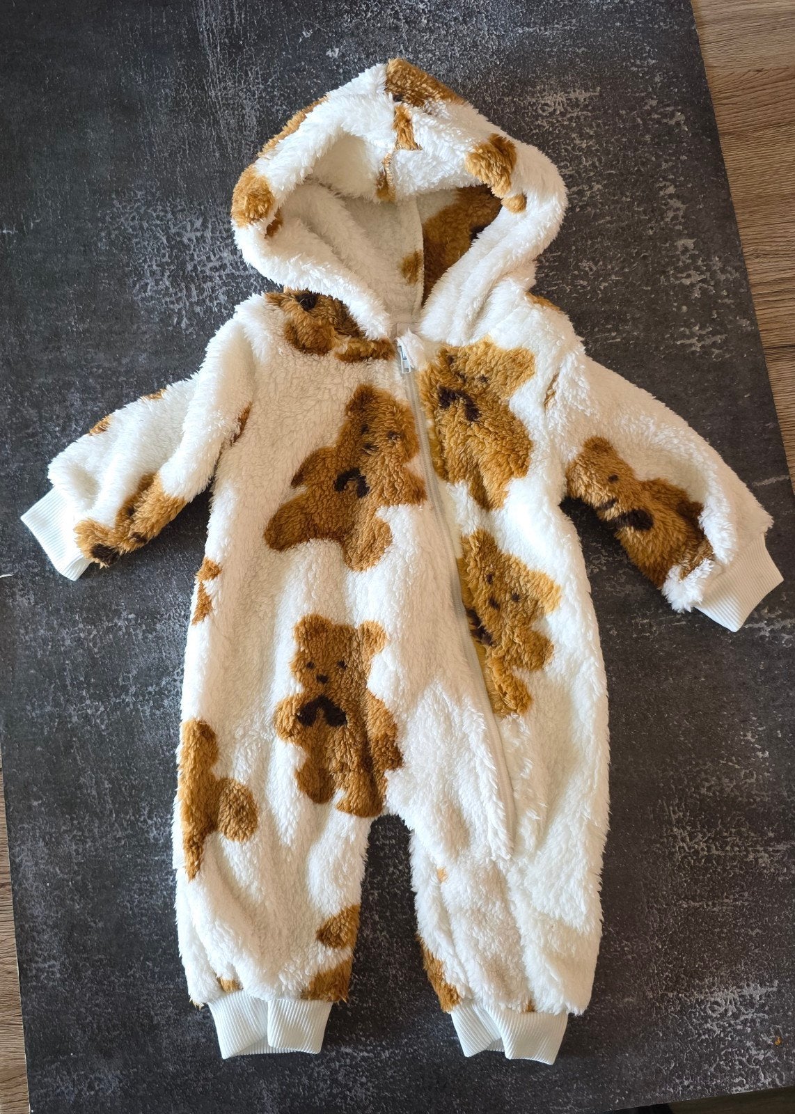 Teddy baby jumpsuit met capuchon | Berenprint | Maat 62, Ophalen of Verzenden, Nieuw, Jongetje of Meisje, Pakje