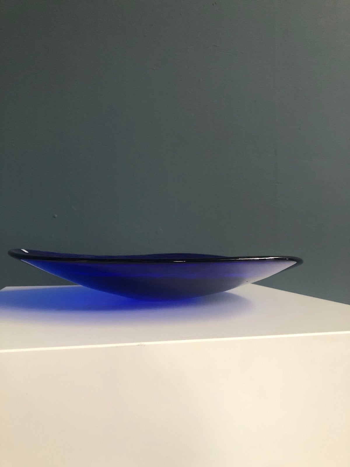 Zweeds Design Mats Jonasson Schaal Blauw Zilver, Antiek en Kunst, Ophalen