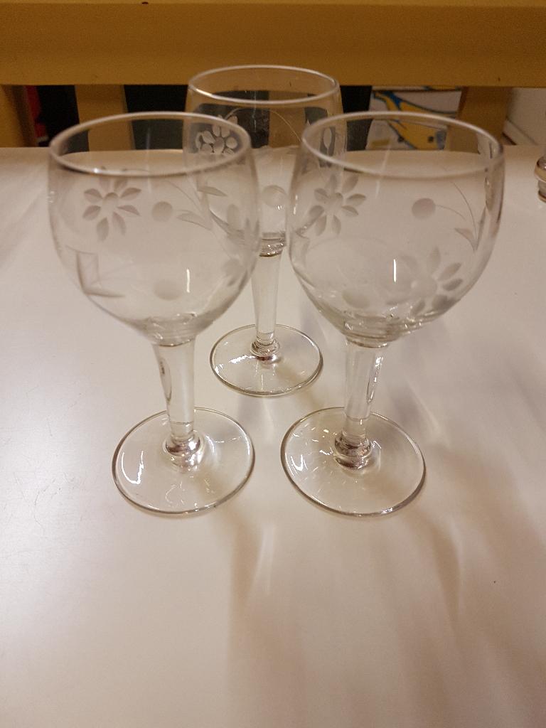 Gegraveerde portglazen 3 stuks 12,7 x 5,2, Antiek en Kunst, Antiek | Glas en Kristal, Ophalen of Verzenden