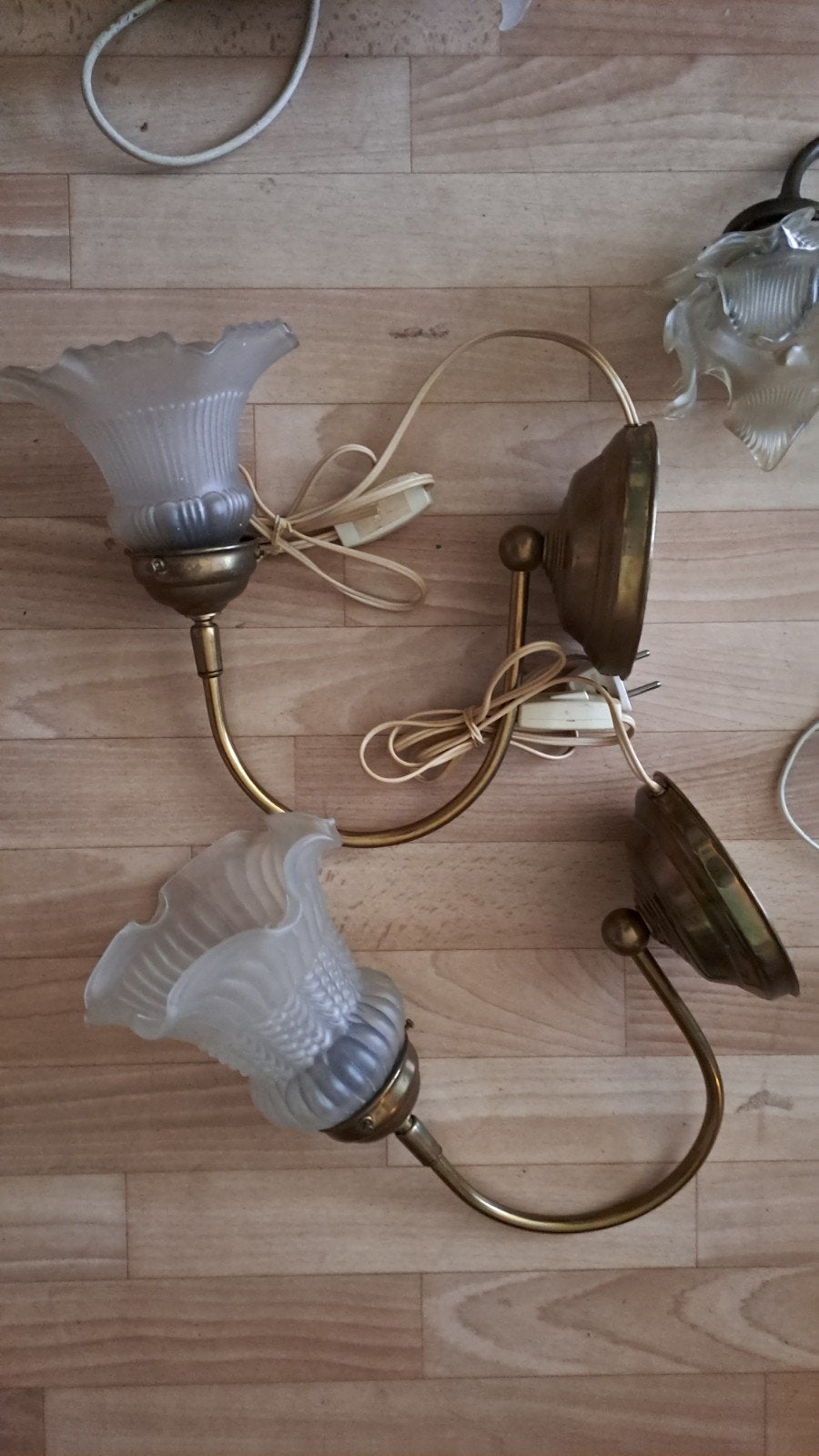 Verzameling vintage wandlampen met glazen kappen, Ophalen of Verzenden