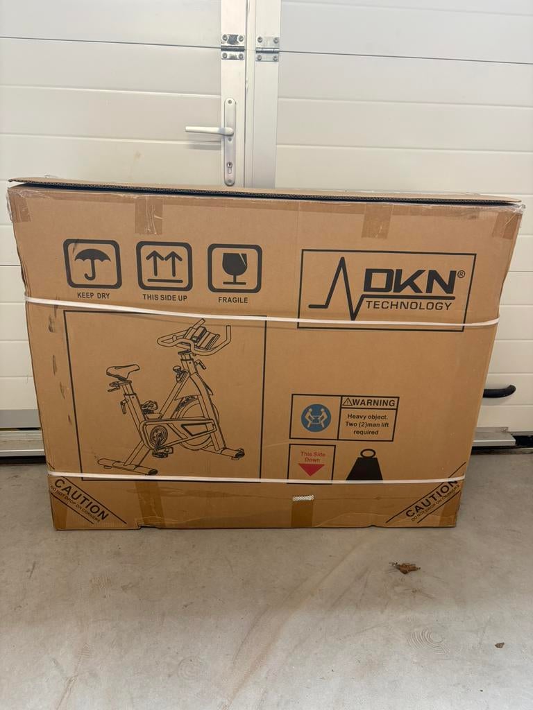 Dkn pro 1 spinbike NIEUW!, Sport en Fitness, Fitnessmaterialen, Ophalen, Zo goed als nieuw