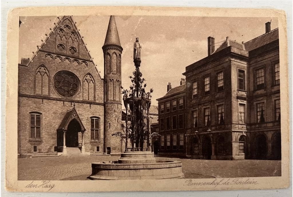 Oude Ansichtkaart - Den Haag - Binnenhof de Fontein, Verzenden, 1920 tot 1940, Gelopen, Zuid-Holland
