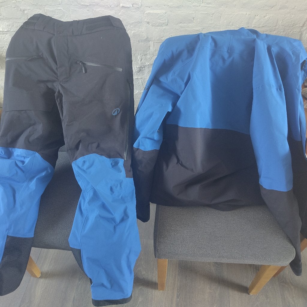 ski- en snowboard jas en broek, Ophalen of Verzenden, Nieuw, Kleding