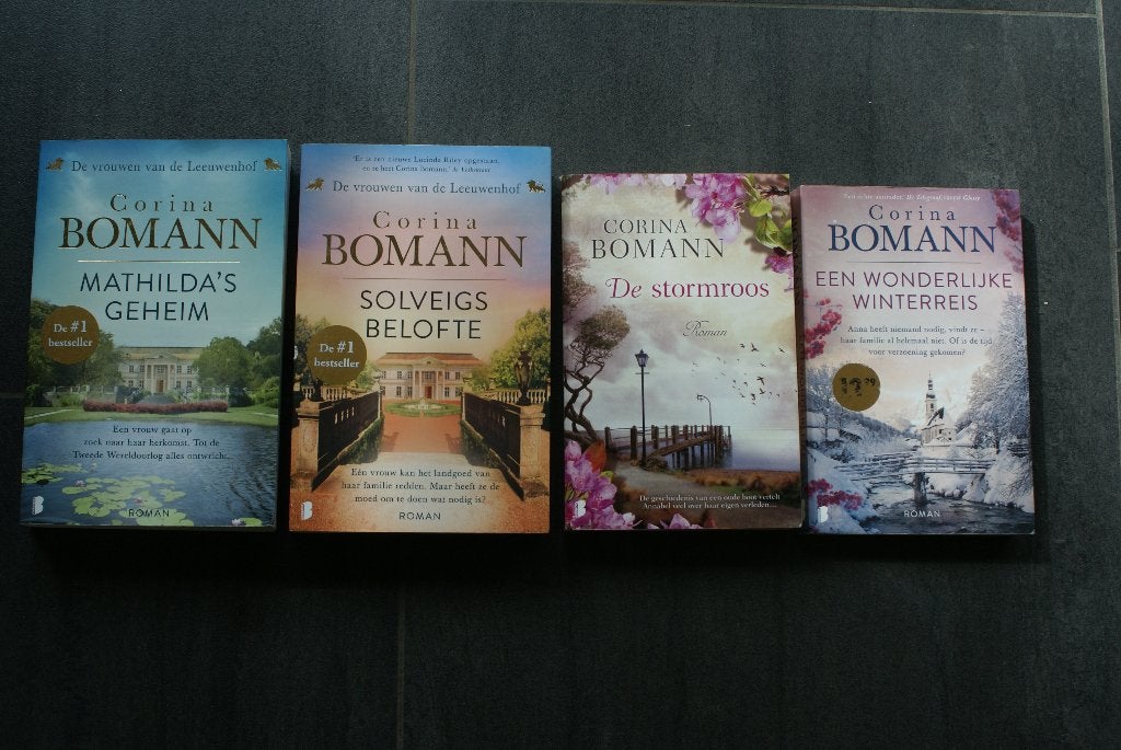 CORINA BOMANN Mathilda`s geheim/ Solveigs belofte/ Stormroos, Boeken, Ophalen of Verzenden, Zo goed als nieuw, Corina Bomann
