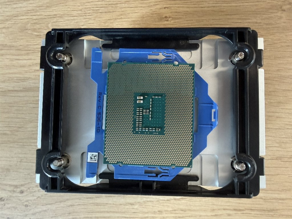 Intel Xeon E5-2630L v3 + HP DL380 Gen9 Heatsink Kit, Computers en Software, 8-core, Gebruikt, Intel Xeon, LGA 2011-v3