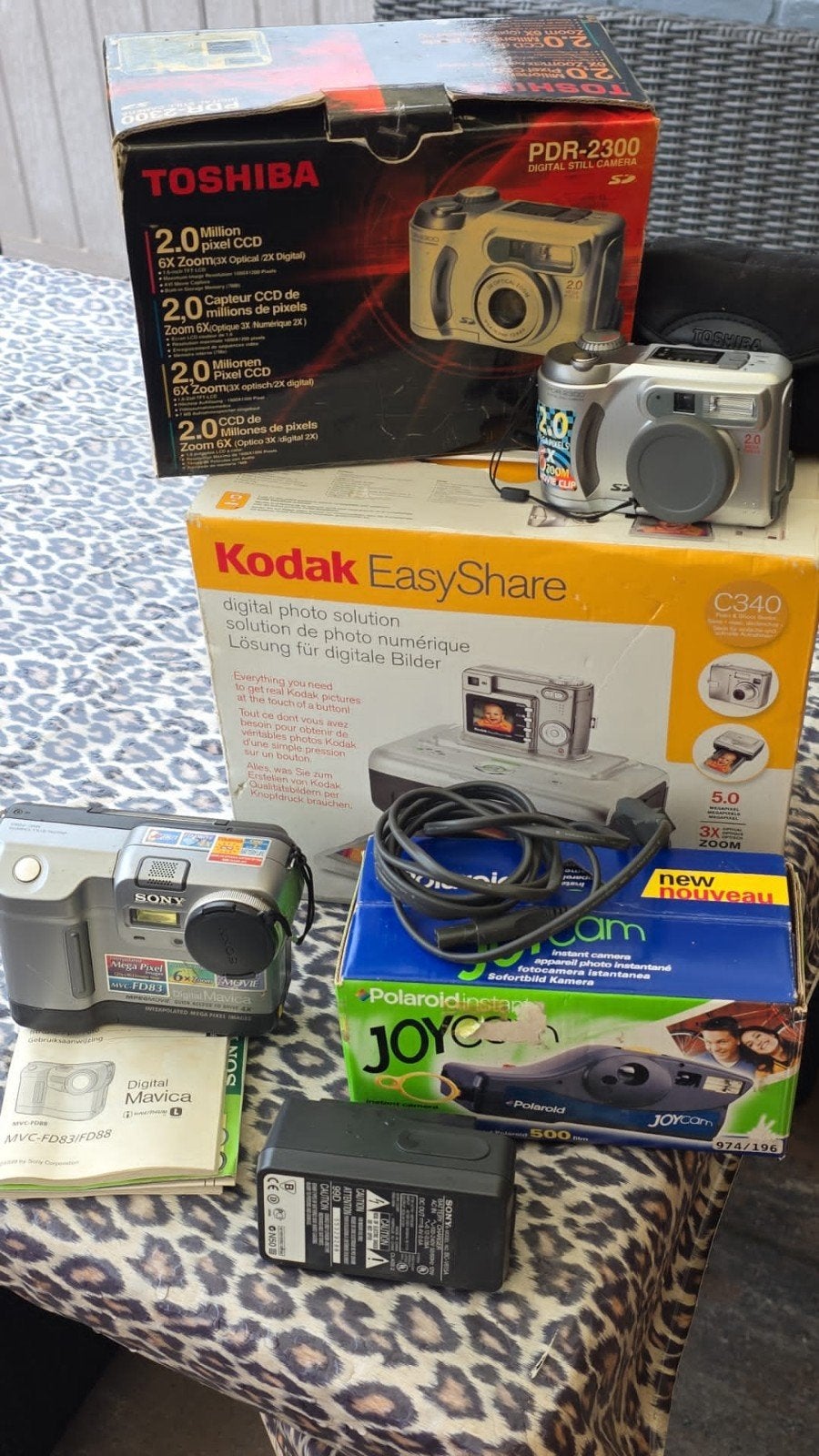 Vintage fotocamera collectie: Toshiba, Kodak, Sony, Polaroid, Ophalen, Gebruikt, Overige typen, Overige Merken
