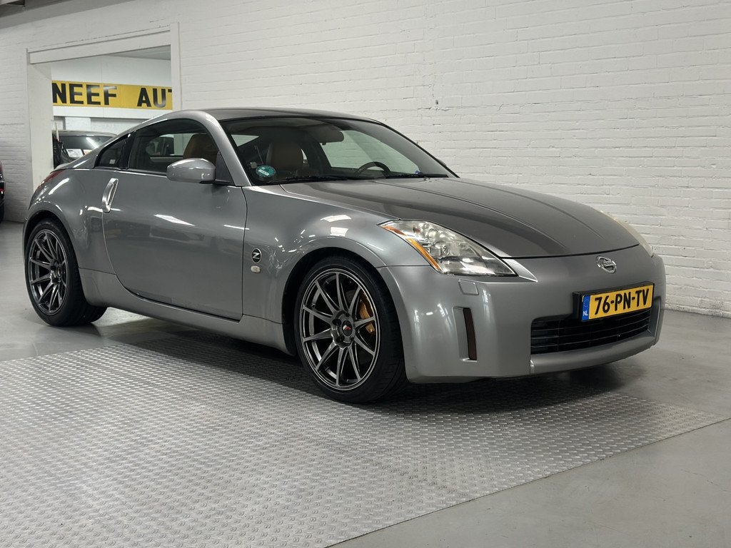Nissan 350Z 3.5 V6 AIRCO / LEER / CRUISE / LMV (bj 2004), Auto's, Nissan, 350Z, Achterwielaandrijving, Bedrijf, Handgeschakeld