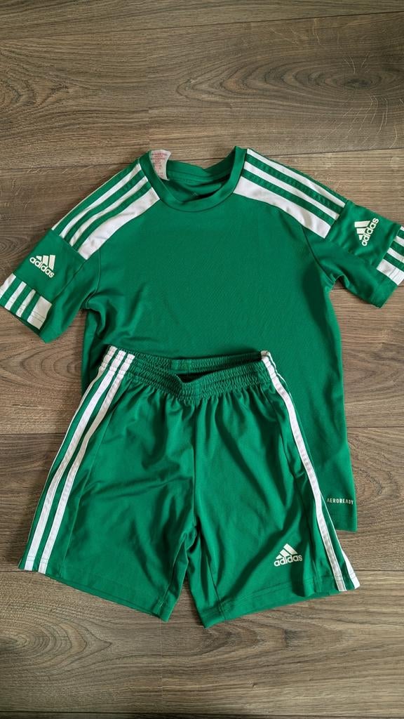 Adidas voetbalset broekje en shirt maat 134 140, Ophalen, Adidas, Gebruikt, Jongen of Meisje