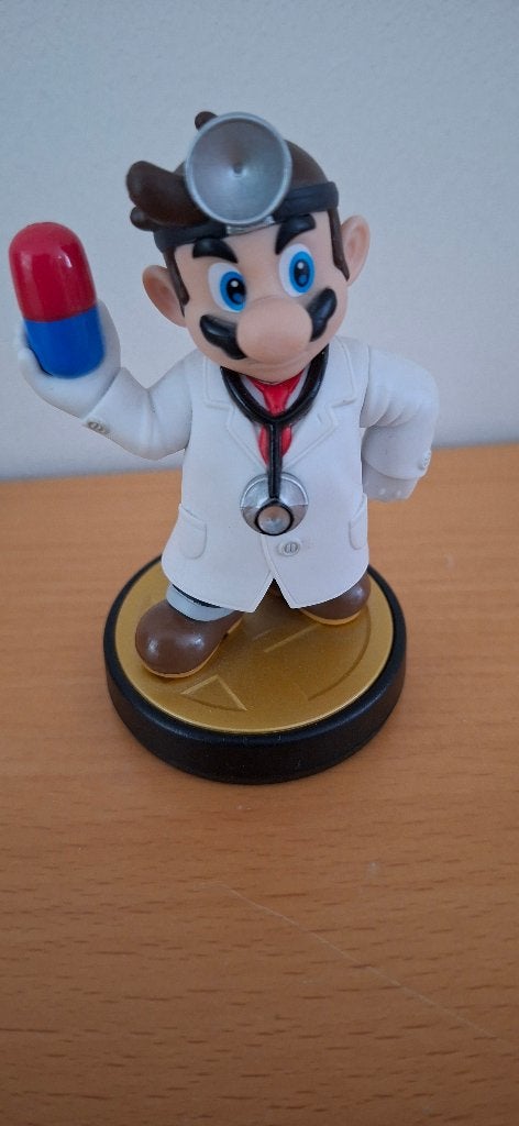 Amiibo dr. Mario, Spelcomputers en Games, Games | Nintendo Switch, Avontuur en Actie, 1 speler, Ophalen of Verzenden, Zo goed als nieuw