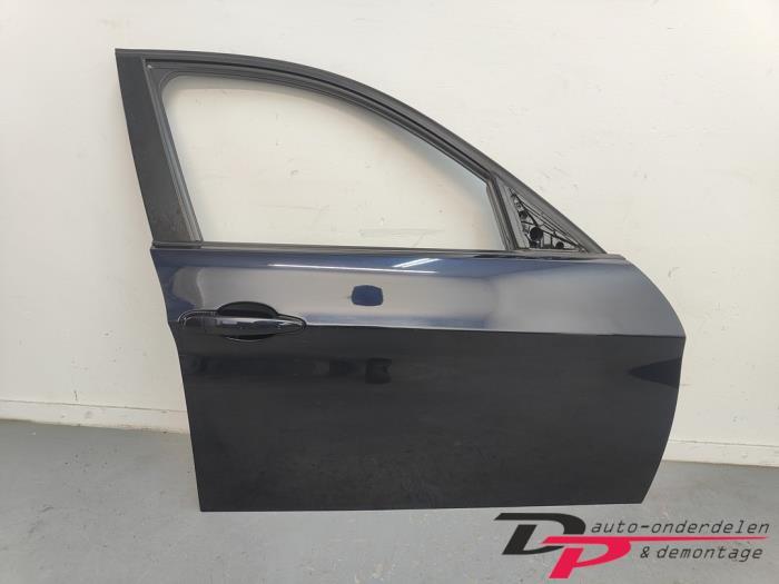 Portier 4Deurs rechts-voor van een BMW 3-Serie (A35/5)
