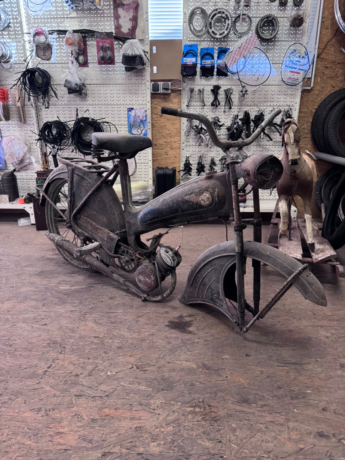 Cyrus bromfiets met zundapp motor, Fietsen en Brommers, 49 cc, A, 1 versnellingen, Ophalen