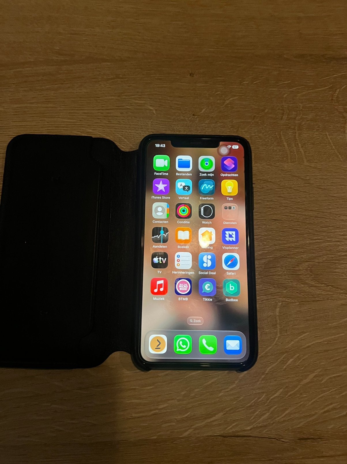 Apple iPhone 11 Pro Max 256 GB Space Gray met twee hoesjes, 256 GB, IPhone 11 Pro Max, 69 %, Zwart