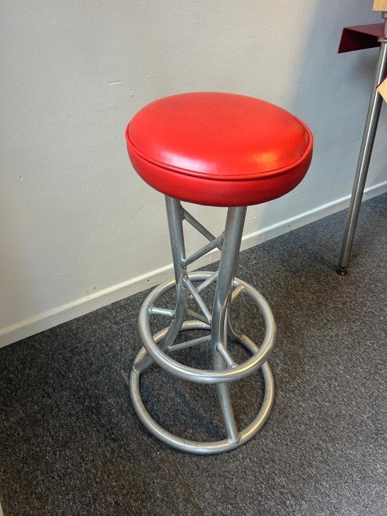 Set van 4 rode barkrukken met aluminium truss frame, Ophalen, Gebruikt, Info@green-vinyl.com, 90 cm of meer