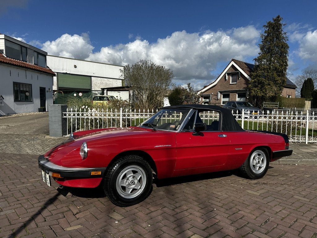 Alfa Romeo Spider 2.0 (bj 1986), Auto's, Oldtimers, Bedrijf, Te koop, Lederen bekleding, Open dak, Radio, Alfa Romeo, Benzine
