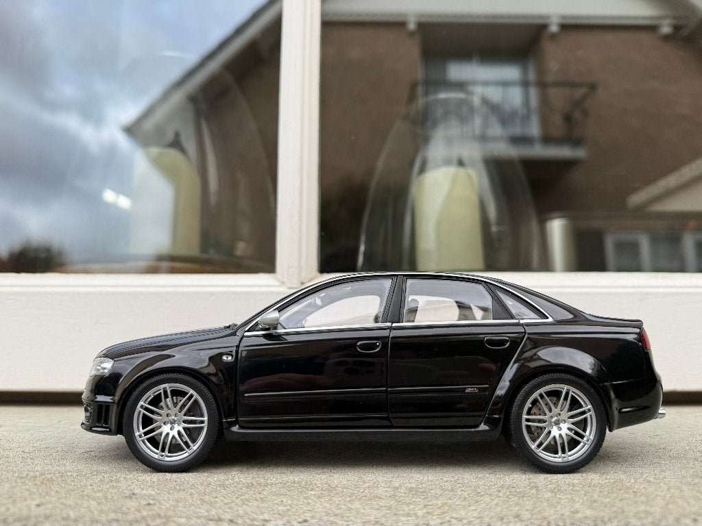 1:18 Audi B7 RS4 4.2 V8 Sedan zwart Minichamps Dealer, Hobby en Vrije tijd, Modelauto's | 1:18, Minichamps, Auto, Ophalen of Verzenden