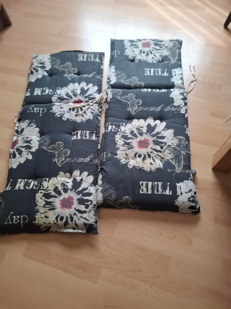 Nieuwe stoelkussens met bloemenprint - set van 2x2, Ophalen, Nieuw