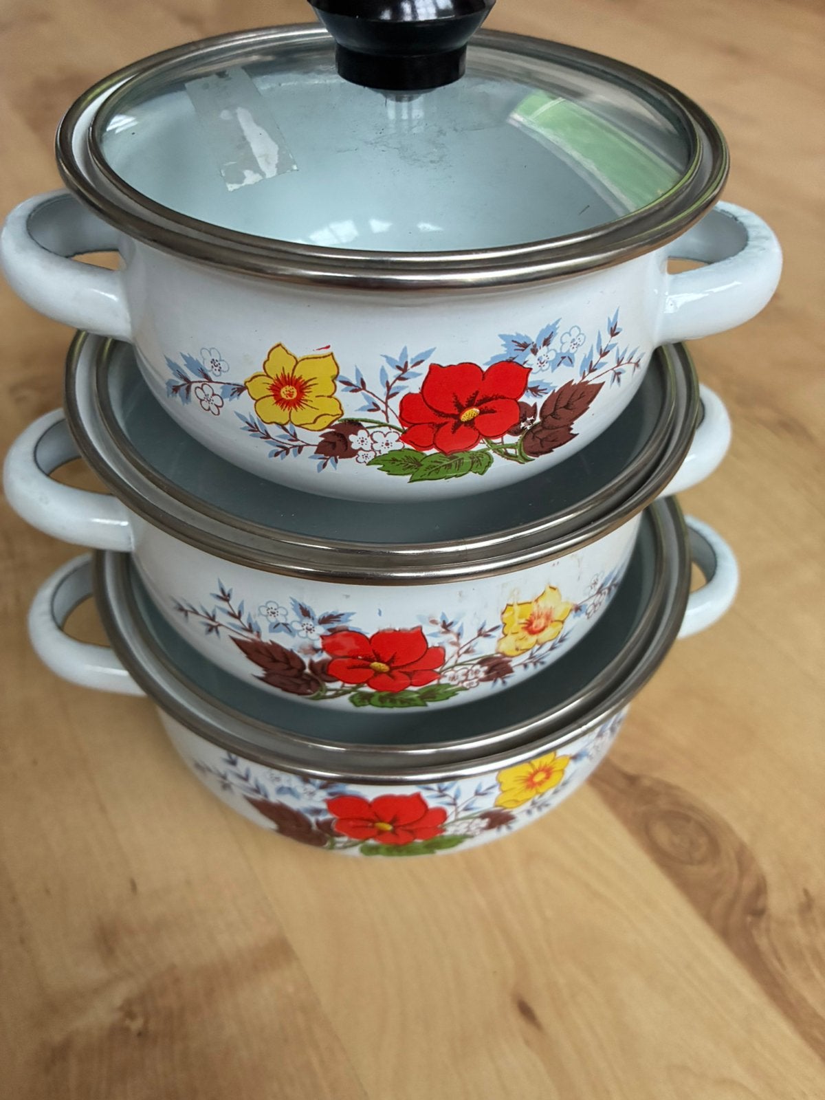 Vintage emaille 3 delige pannenset met bloemmotief, Ophalen, Zo goed als nieuw, Overige materialen, Pannenset