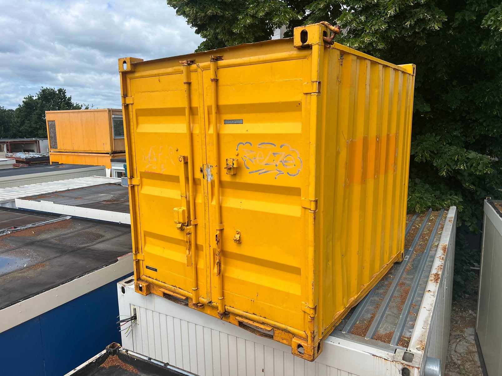 Opslag container 8 ft, Ophalen