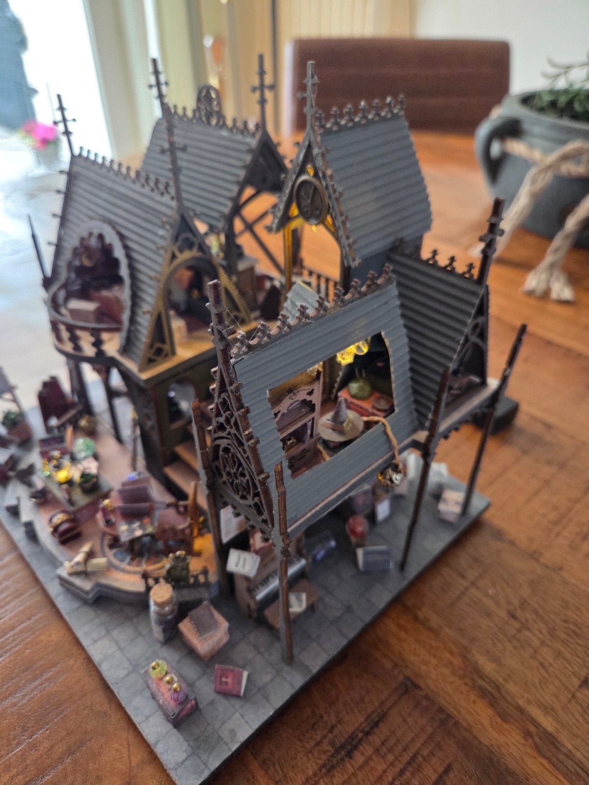 Gedetailleerd Miniatuur Huisje met Verlichting, Hobby en Vrije tijd, Zo goed als nieuw, Ophalen, Overige merken, Groter dan 1:32