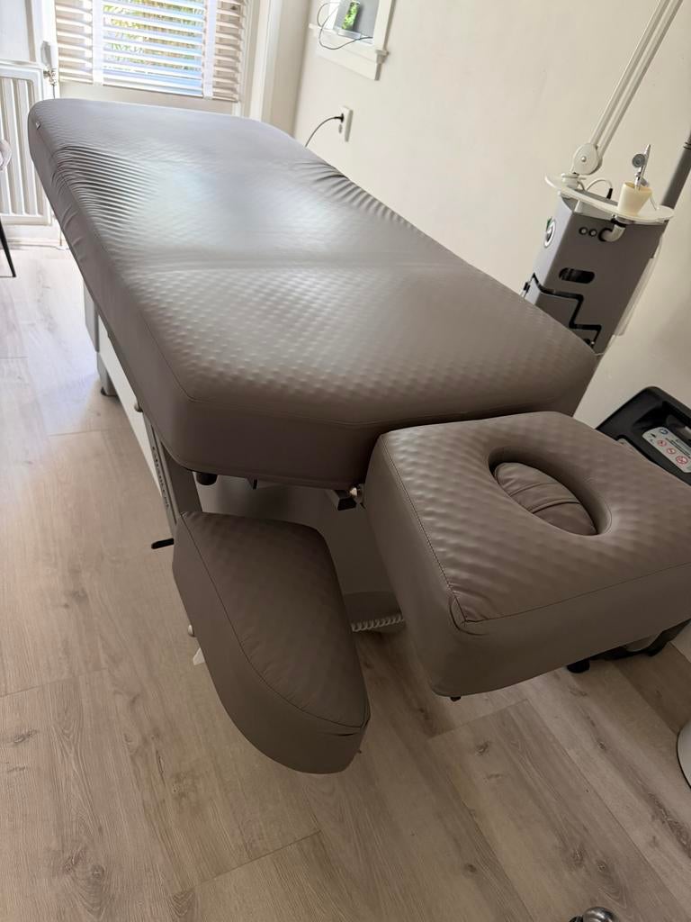 Gharieni wellness bank MLE neo, Sport en Fitness, Ophalen, Zo goed als nieuw, Massagetafel