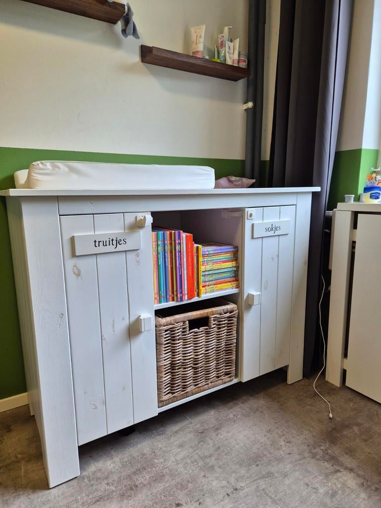 Mooi ledikantje + commode set - Gebruikt maar netjes, Kinderen en Baby's, Kinderkamer | Commodes en Kasten, Ophalen, Gebruikt