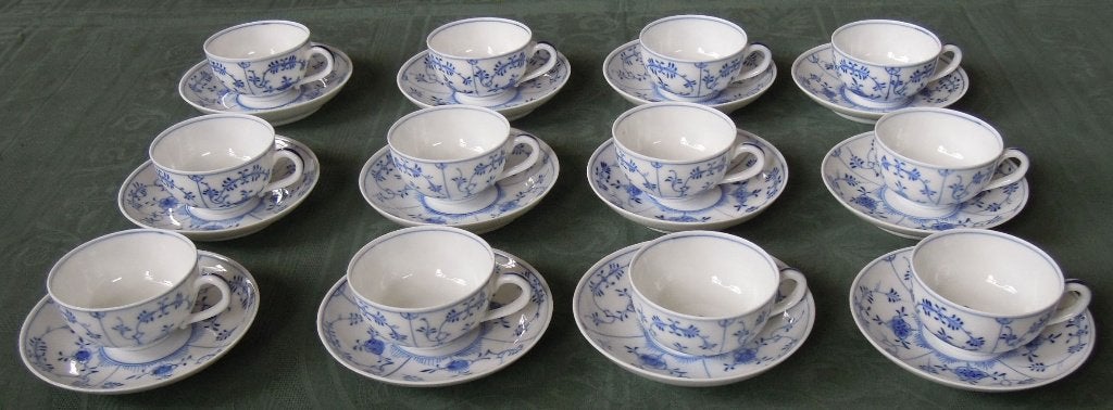 Nr J30: 12 Porseleinen kop en schotels decor Saksisch blauw, Ophalen of Verzenden