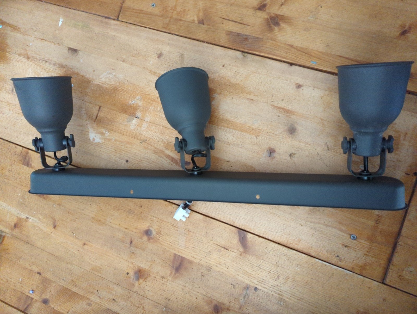 IKEA Hektar 3-spots plafondlamp, donkergrijs, Gebruikt, Verstelbaar, Ophalen of Verzenden, LED