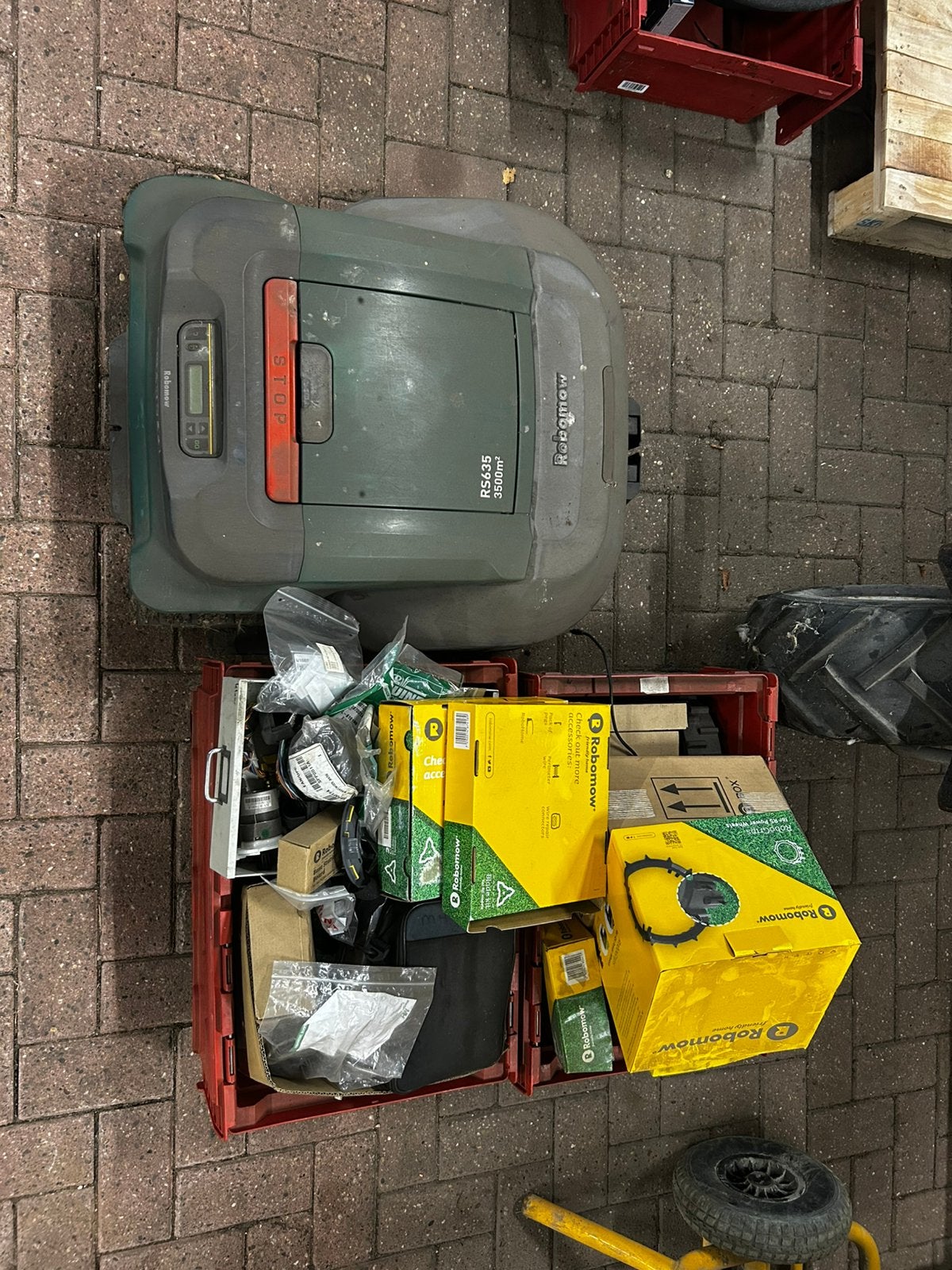 Robomow RS635, en erg veel onderdelen RS en RC serie, Ophalen of Verzenden, Nieuw, Meer dan 25 cm, Met regensensor