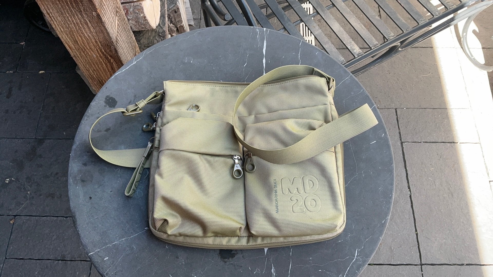 Zgan schoudertas van Mandarina Duck, Ophalen of Verzenden, Zo goed als nieuw, Schoudertasje