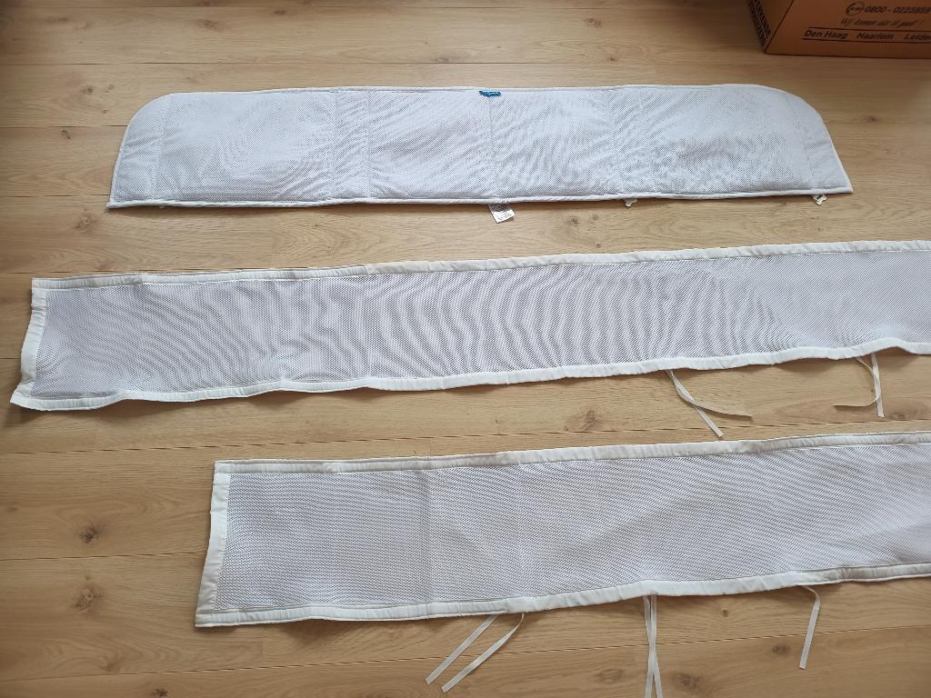 AeroSleep (1x) en Buxibo (2x) Bedomrander, Kinderen en Baby's, Babywiegjes en Ledikanten, Ophalen, Zo goed als nieuw, Ledikant