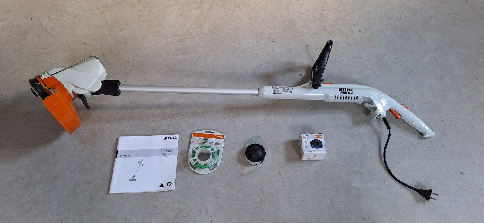 Stihl FSE 52 elektrische grastrimmer met accessoires, Ophalen, Stihl, Gebruikt, 30 tot 50 cm