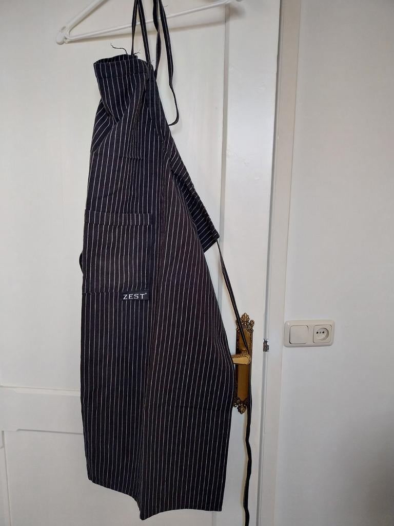 Zwarte schort, krijtstreep.nieuw, Ophalen of Verzenden, Zo goed als nieuw, Zwart, Boven de knie