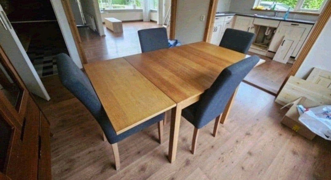 Foto 2 van Moet weg wegens verhuizing– (uitschuifbare) tafel+4 eetkamer