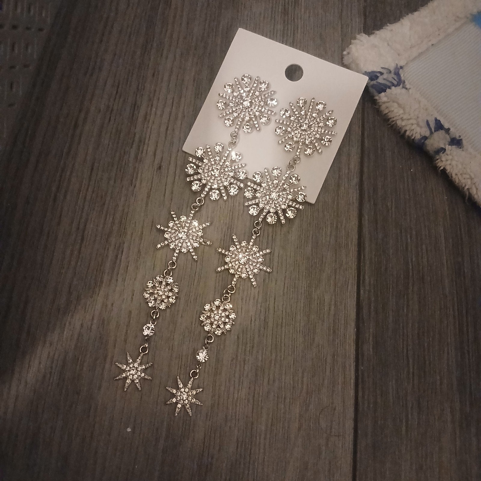 Zilverkleurige Hangers met Strass en Sneeuwvlok Desig, Sieraden, Tassen en Uiterlijk, Overige materialen, Hangers, Nieuw, Ophalen of Verzenden