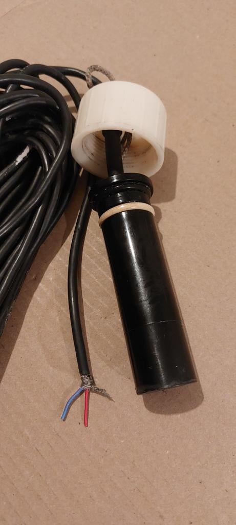 B&G transducer diepte sensor 32mm behuizing, Ophalen of Verzenden, Zo goed als nieuw, Kabel of Apparatuur