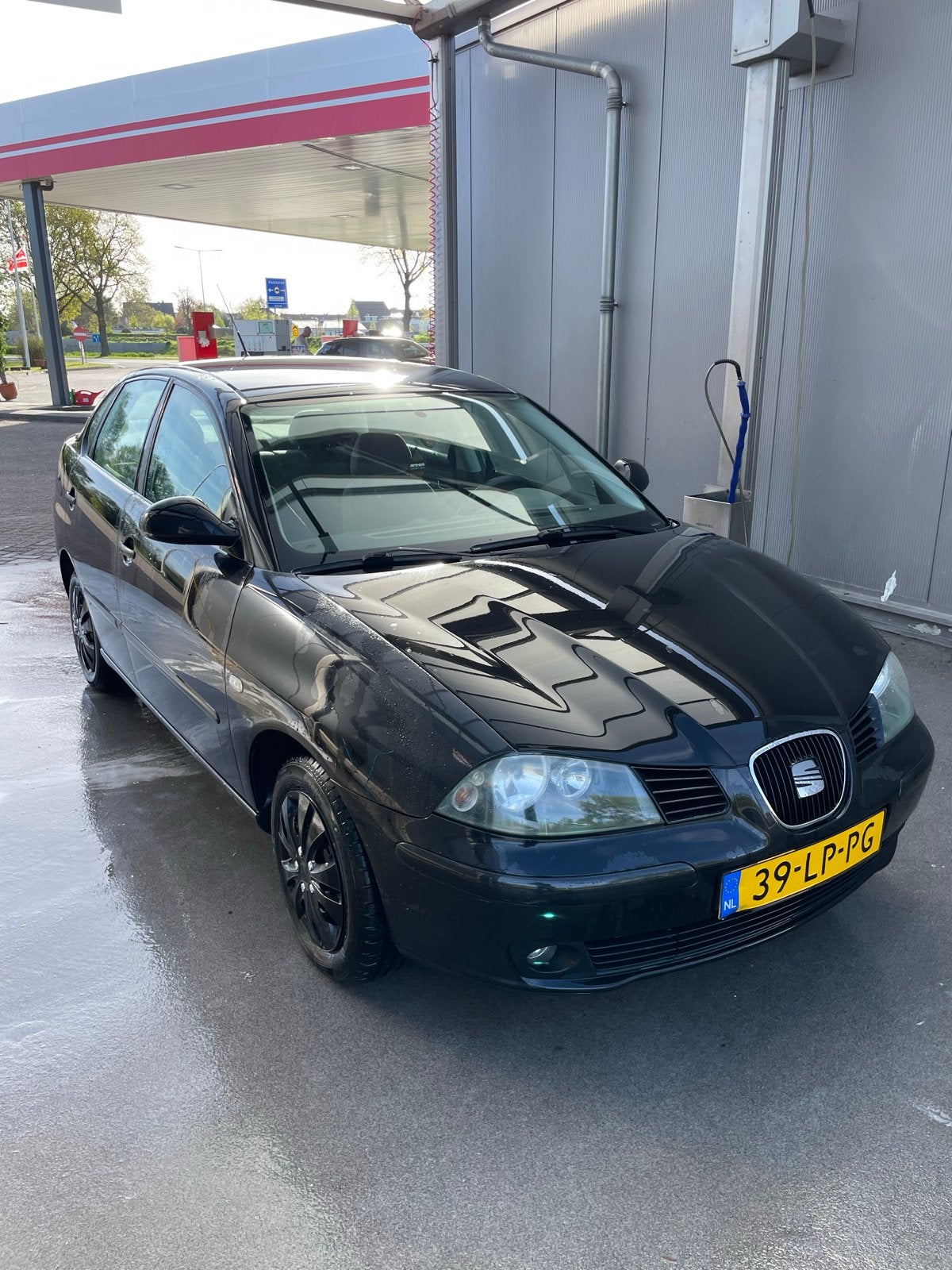 Seat Cordoba 1.4 16V 74KW 2003 Zwart, Auto's, Voorwielaandrijving, 15 km/l, 4 cilinders, 100 pk