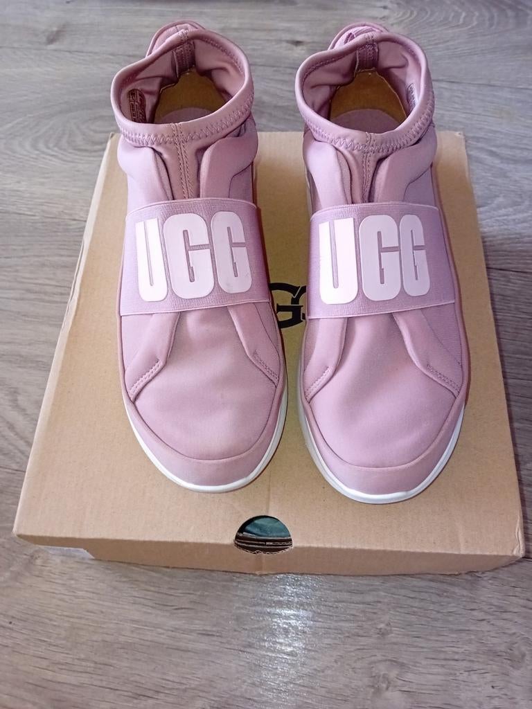 Roze UGG's maat 39, UGG, Ophalen of Verzenden, Zo goed als nieuw, Roze